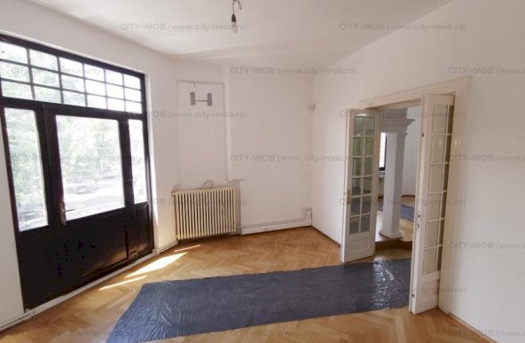 Vanzare apartament apartament  5 camere Armeneasca - 1850 eur / luna