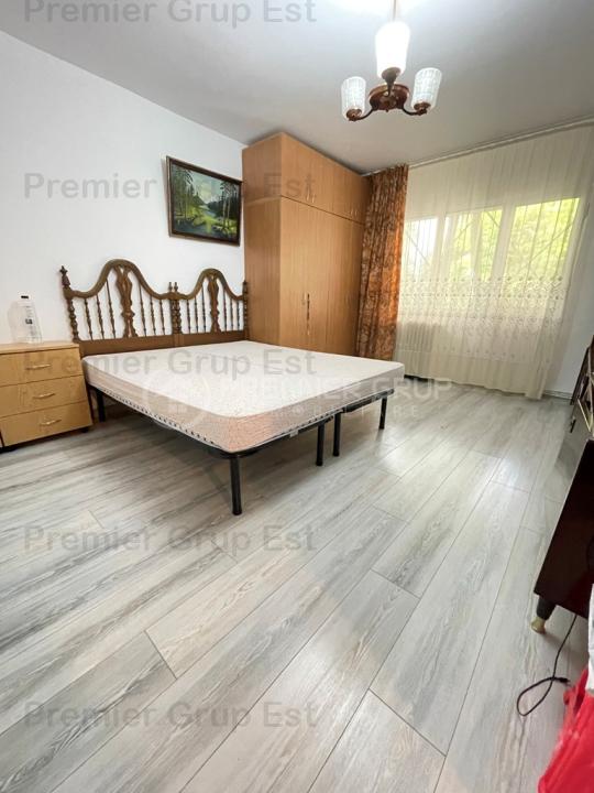 Apartament 3 camere, Centru, preț NEGOCIABIL!!