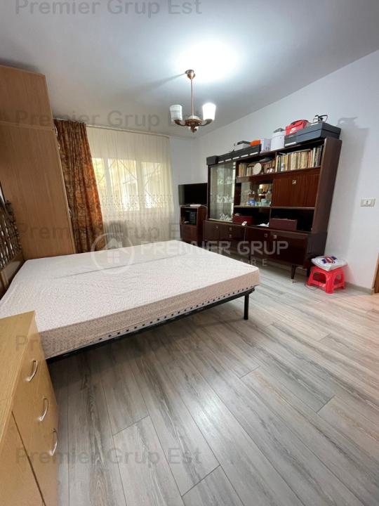 Apartament 3 camere, Centru, preț NEGOCIABIL!!