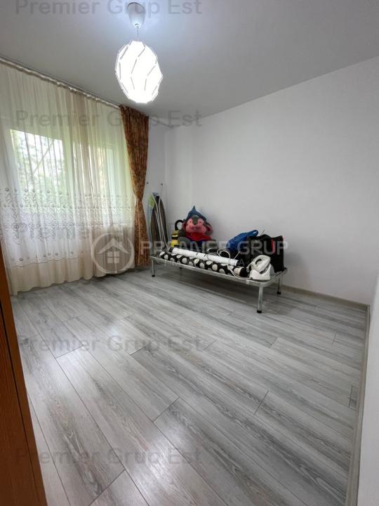 Apartament 3 camere, Centru, preț NEGOCIABIL!!