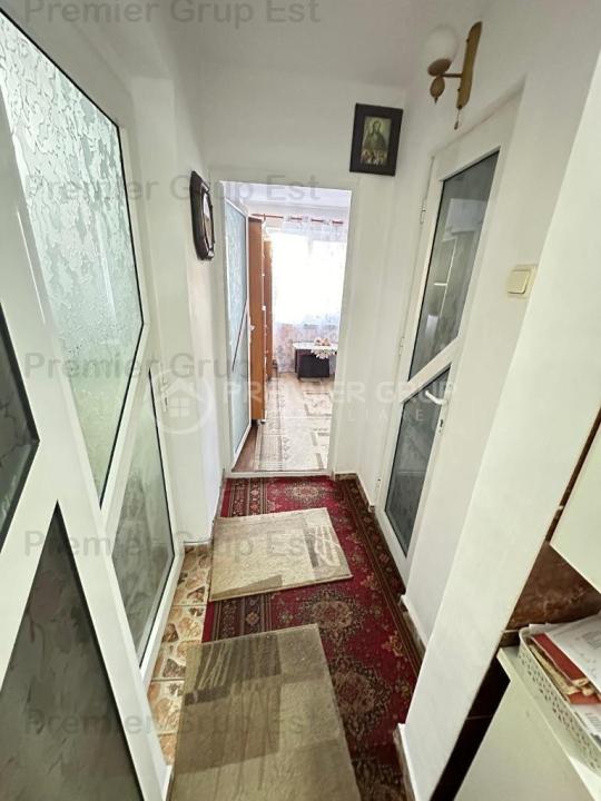 Etaj 1! Apartament 2 camere, Podu Ros 40mp, CT