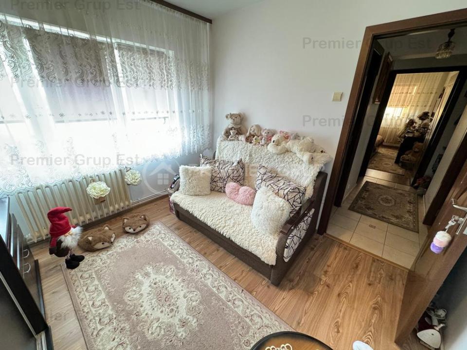 Apartament 3 camere 2 băi, Tatarasi, 72mp + BOXĂ