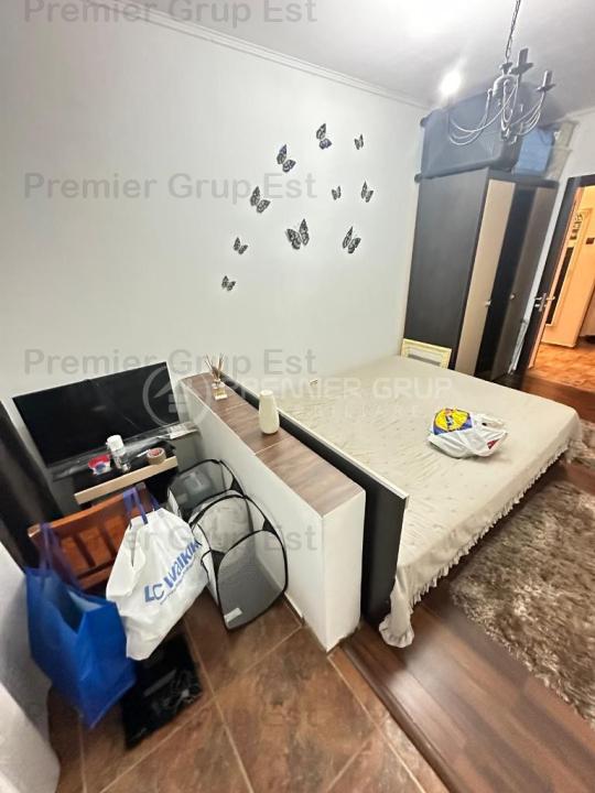 Apartament 3 camere, Podu Ros, 60mp, CT, fără risc