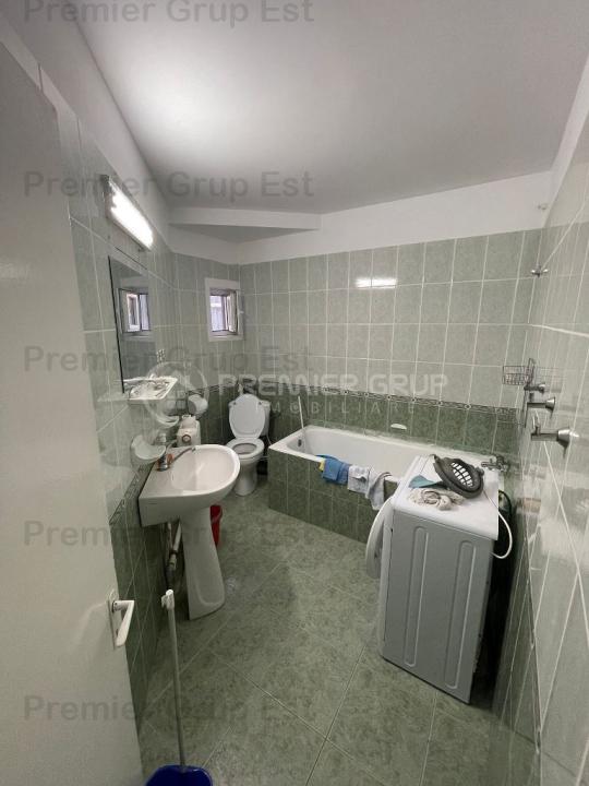 Apartament 3 camere, Nicolina, 70mp