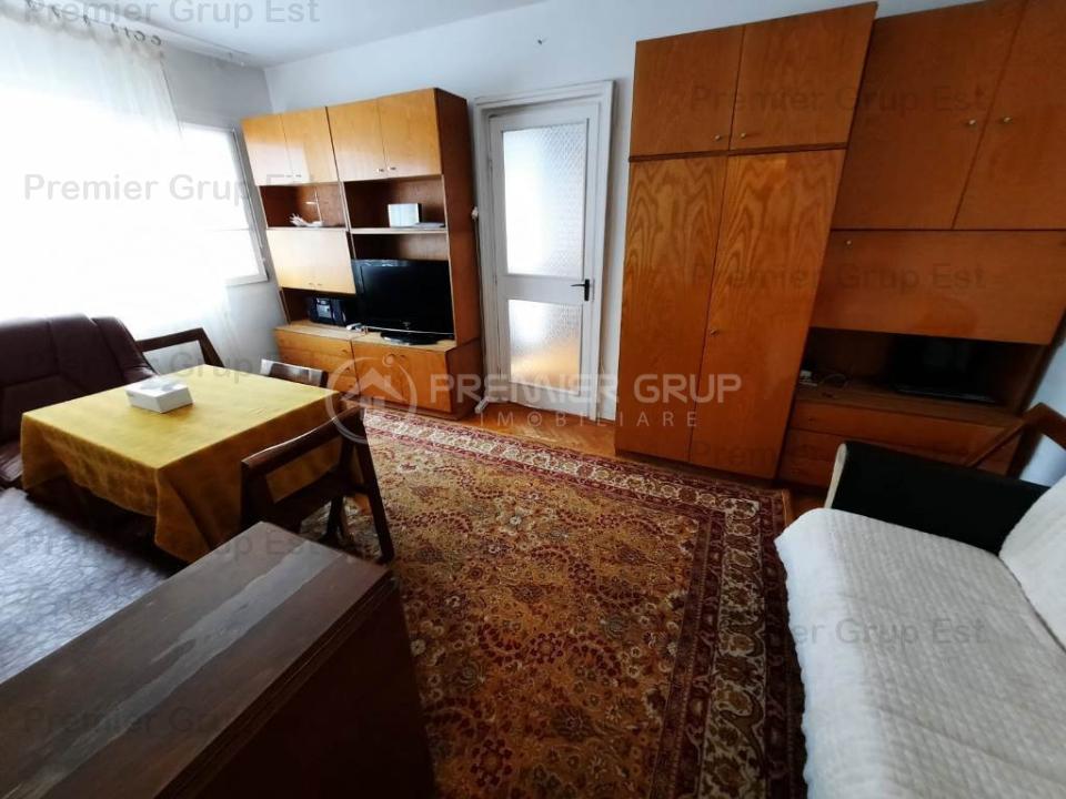 Etaj 3! Apartament 2 camere, Podu Ros, 50mp, CT