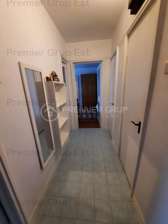 Etaj 3! Apartament 2 camere, Podu Ros, 50mp, CT