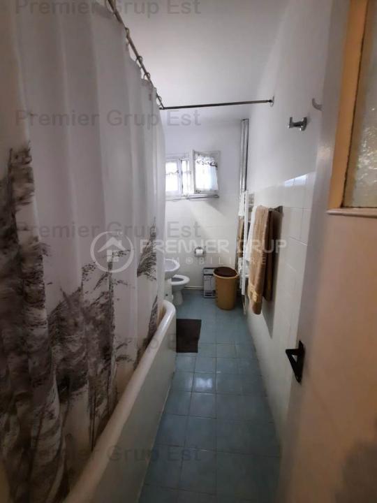 Etaj 3! Apartament 2 camere, Podu Ros, 50mp, CT