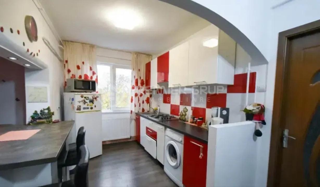 Apartament 3 camere decomandat 66mp | Podu Roș