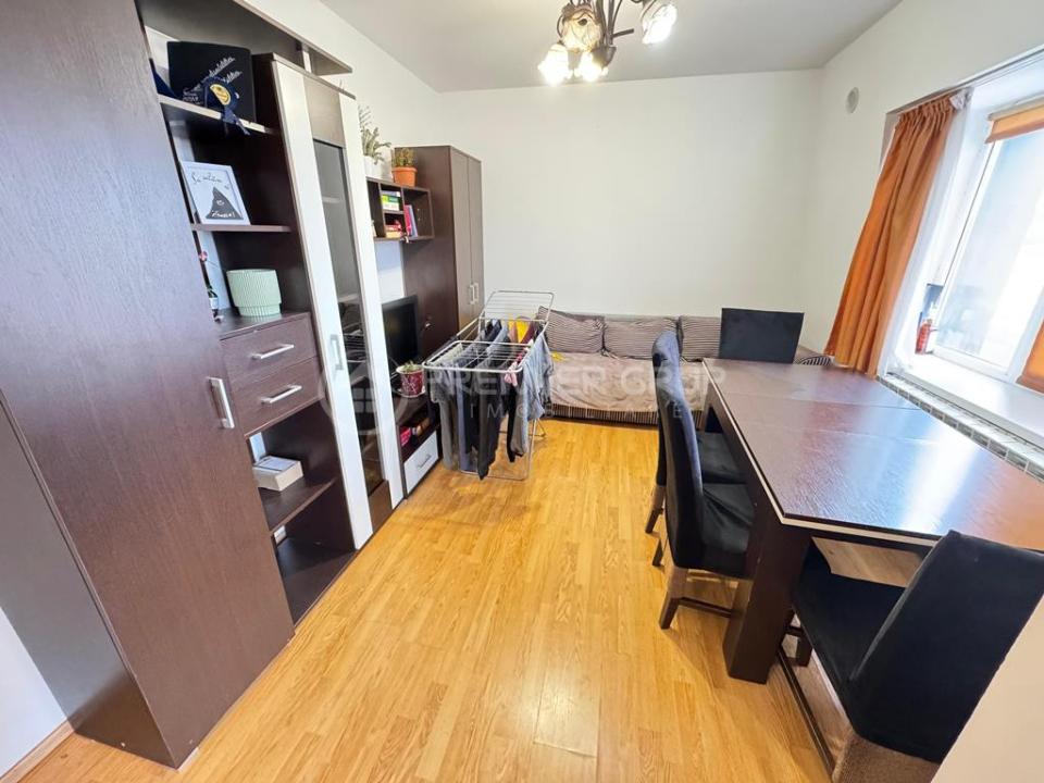 Apartament 3 camere Canta, 81mp, CT, AC + BOXĂ