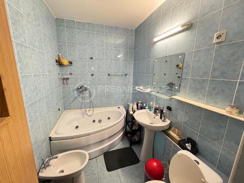 Apartament 3 camere Canta, 81mp, CT, AC + BOXĂ