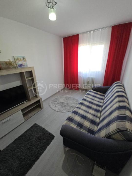 Etaj 3! Apartament 1 camera Podu Ros, 24mp + boxă