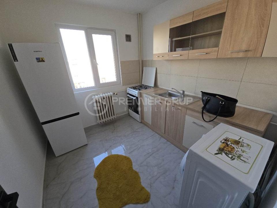 Etaj 3! Apartament 1 camera Podu Ros, 24mp + boxă