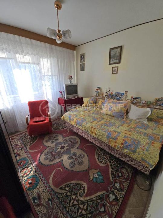 Etaj 1! Apartament 3 camere DECOMANDAT, Podu Ros, 70mp