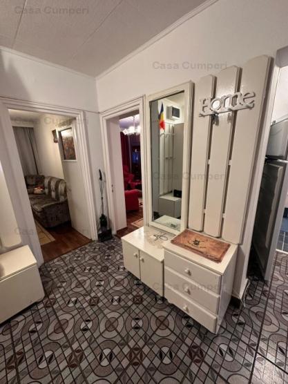 Inchiriez apartament 3 camere Calea Bucuresti, confort 1, decomandat