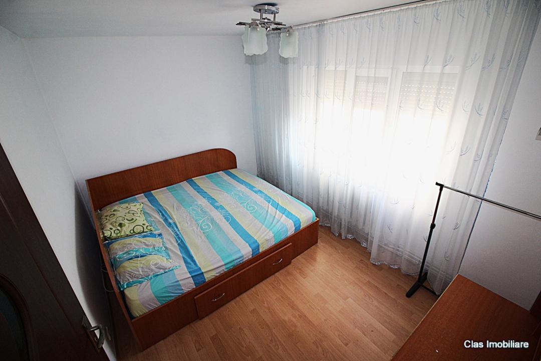 2 camere Etj 3 Zona Liceul IPTAPA !!