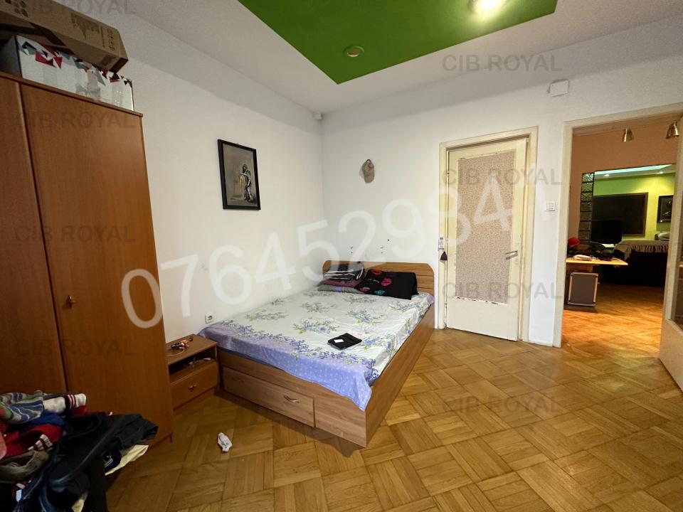 Vand apartament 4 camere,zona Armeneasca-Rosetti-Mosilor,10 min. Universitate,Str. Silvestru,