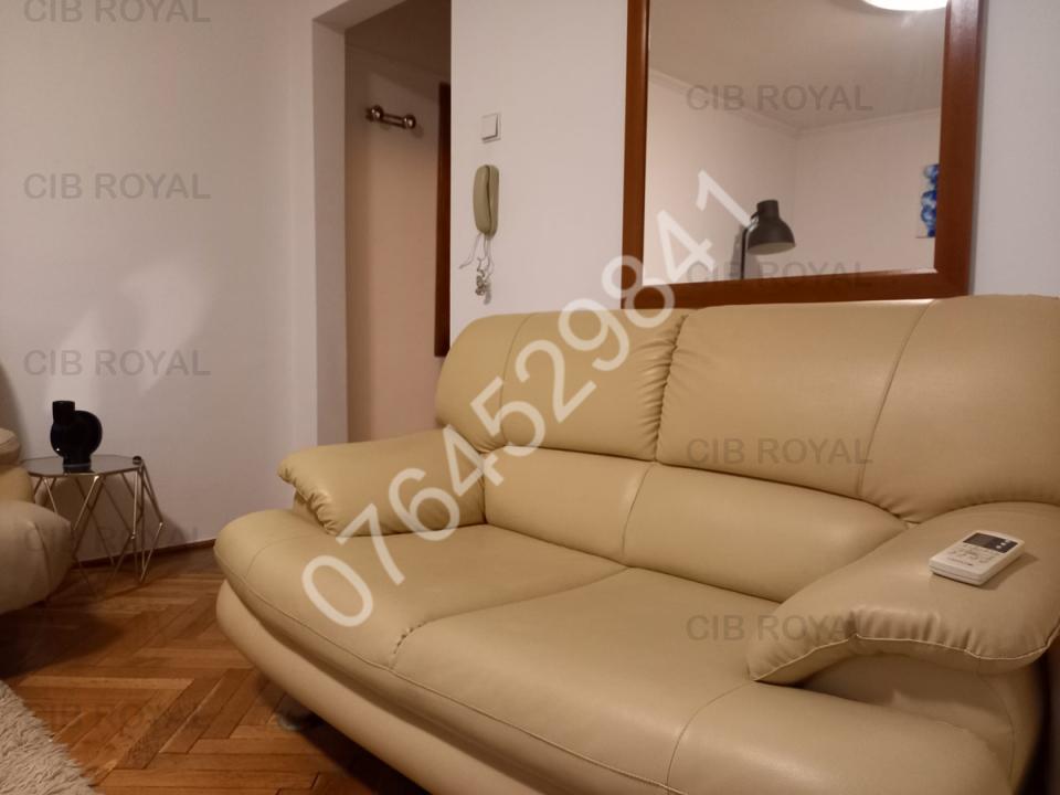 Inchiriez apt. ULTRACENTRAL 2 camere zona Piata Romana,Bd. Gheorghe Magheru, langa metrou (10 metri)