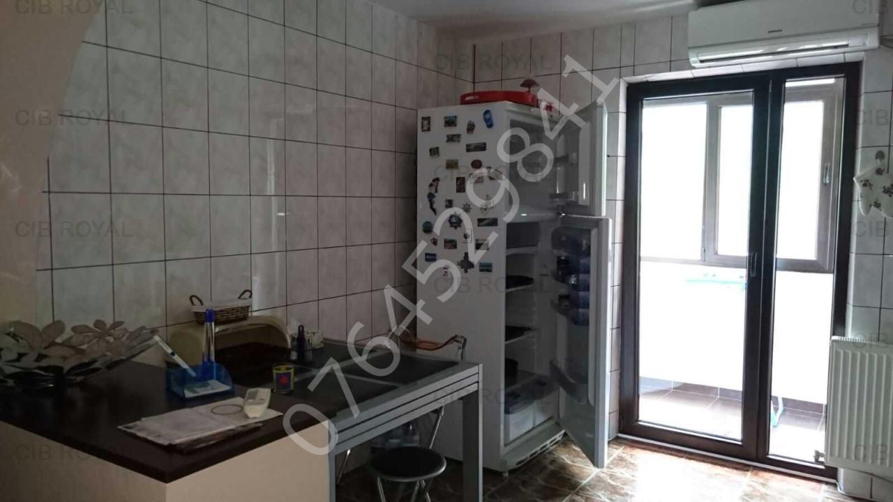 Inchiriez apartament 2 camere zona Vitan-Dristor,Str. Racari,la 10 minute metrou Mihai Bravu,renovat