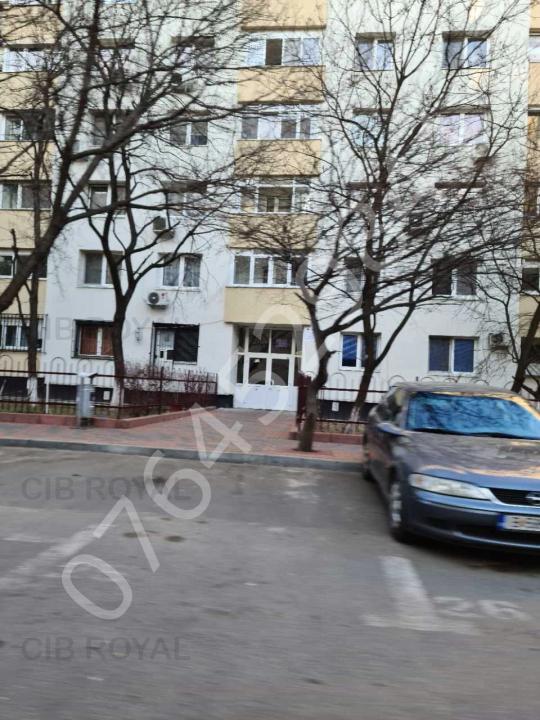 Inchiriez apartament 2 camere zona Vitan-Dristor,Str. Racari,la 10 minute metrou Mihai Bravu,renovat