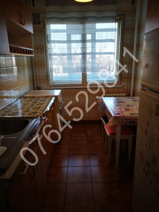 Inchiriez apartament 2 camere zona Pajura-Bd. Poligrafiei, Intrarea Dridu,igienizat,bloc reabilitat