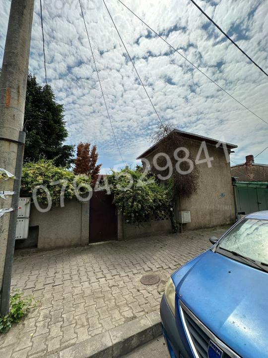 Casa curte,3 camere,p+pod,50 mp utili,zona Teiul Doamnei-Maica Domnului,Str. Grigore Ionescu nr. 60