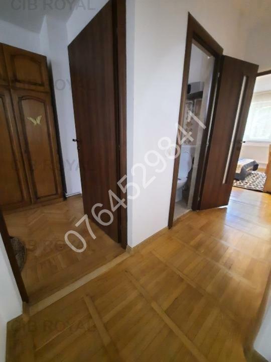 Inchiriez apartament 3 camere zona Pajura,Str. Hrisovului, la 10 minute metrou Jiului, igienizat.