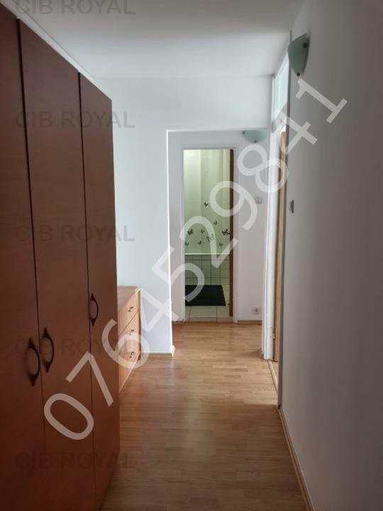 Inchiriez apartament 3 camere zona Lujerului-Militari, Str. Veteranilor,la 5 minute metrou-piata.