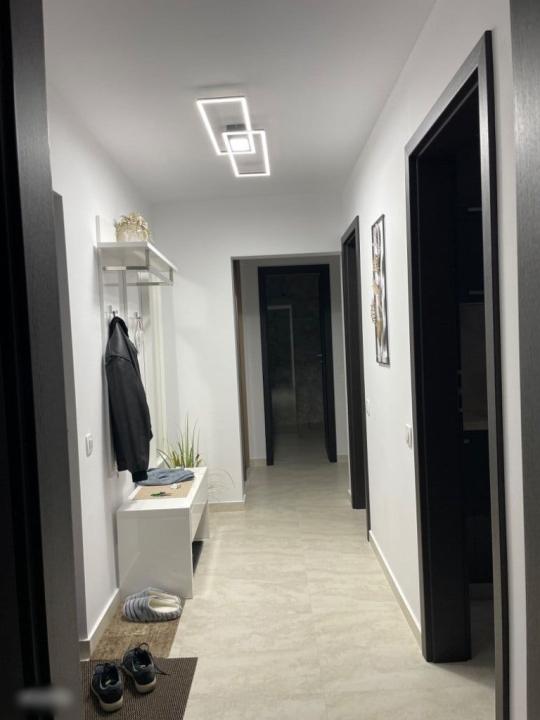 Vand apartament 2 camere,zona rond Alba Iulia-Decebal,Str. Caloian Județul