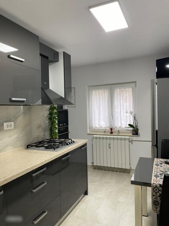 Vand apartament 2 camere,zona rond Alba Iulia-Decebal,Str. Caloian Județul