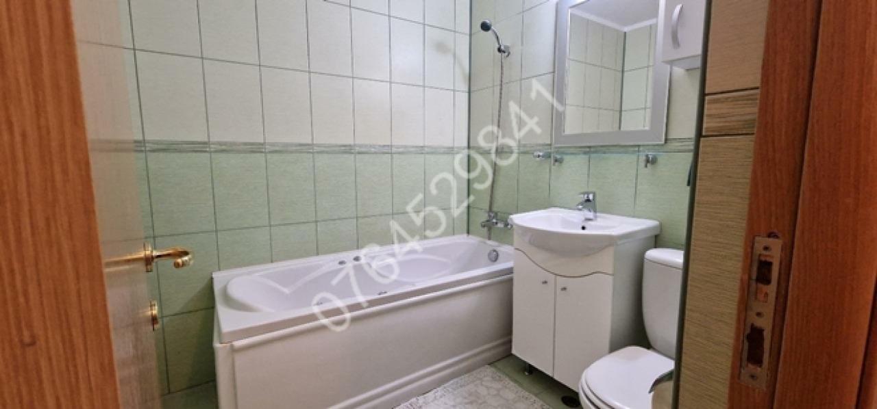 Inchiriez apartament 2 camere zona Tineretului, Calea Vacaresti,la 1 km. metrou Mihai Bravu,renovat 