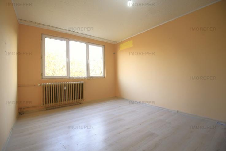 PIATA RESITA, APARTAMENT 3 CAMERE, DECOMANDAT, ETAJ 4/4, LIBER!