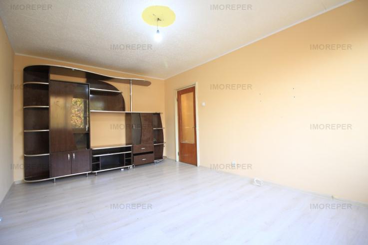 PIATA RESITA, APARTAMENT 3 CAMERE, DECOMANDAT, ETAJ 4/4, LIBER!