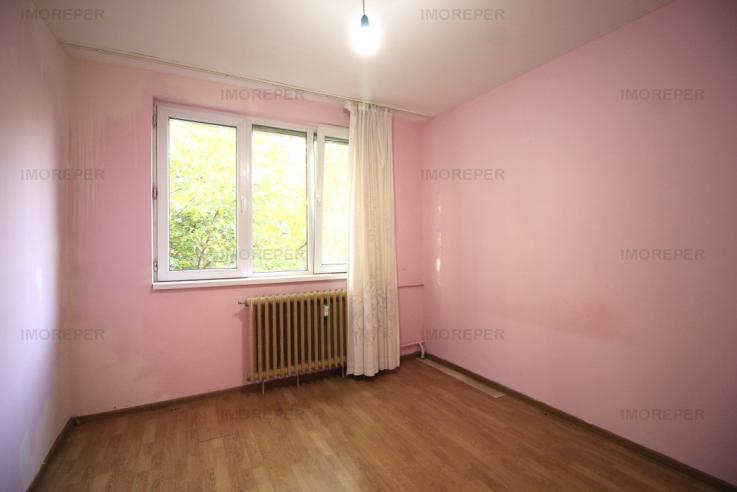 PIATA RESITA, APARTAMENT 3 CAMERE, DECOMANDAT, ETAJ 4/4, LIBER!