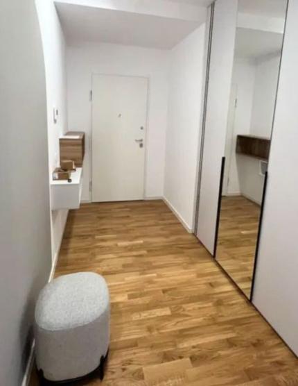 Apartament spațios cu 3 camere în zona Băneasa Jandarmeriei