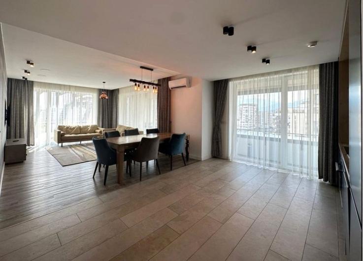 Vânzare penthouse LUX 4 camere cu terasa de 122 mp zona Coresi