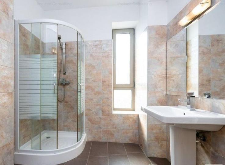 Apartament 3 camere de închiriat spațios proaspăt renovat