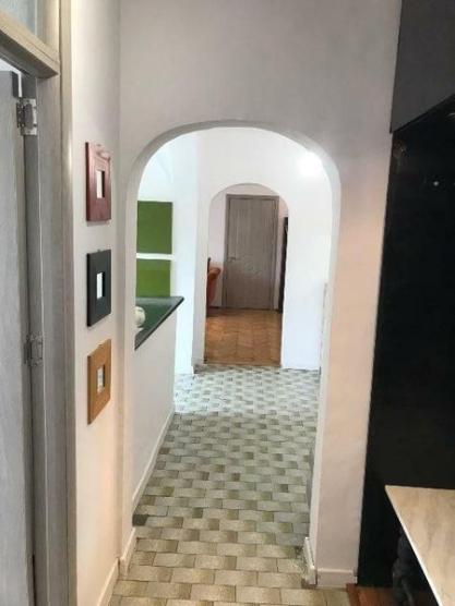 Închiriez apartament 3 camere zona Arcul de Triumf