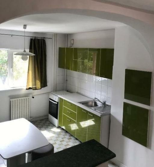 Închiriez apartament 3 camere zona Arcul de Triumf