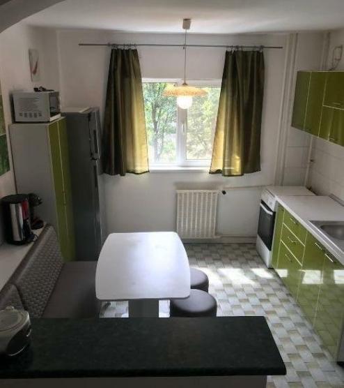 Închiriez apartament 3 camere zona Arcul de Triumf