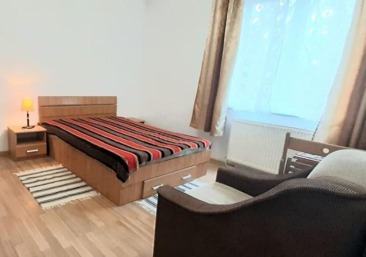 Închiriez apartament 2 camere renovat Primăverii Str Jean Monnet