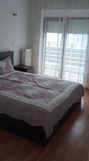 Închiriez apartament 3 camere cu acces la piscina Aleea Privighetorilor