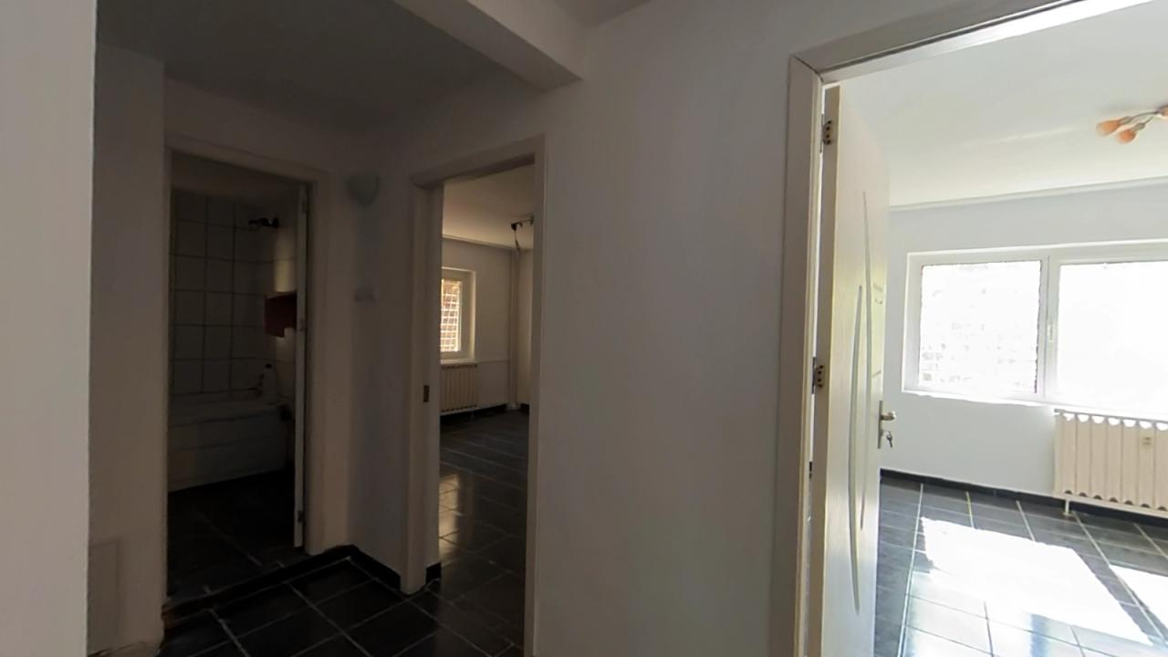Decebal Piata Muncii Apartament 4 camere locuit firma