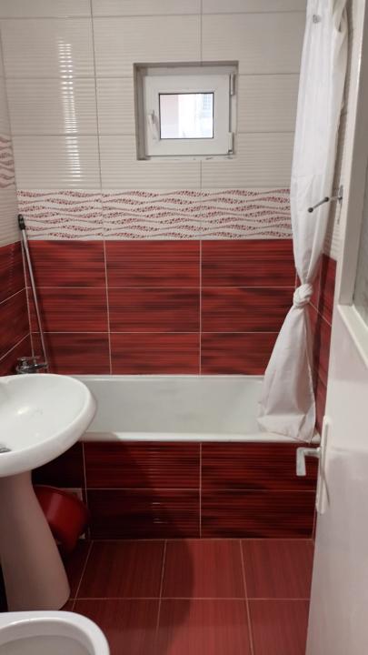 Apartament 3 camere Auchan Titan - 1 Decembrie