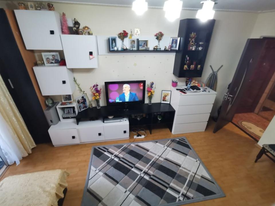 Dristor - Ramnicu Sarat, strada Matei Spiridon, apartament 2 camere