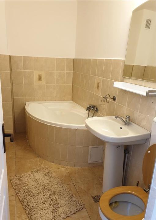 Apartament 3 camere B-dul Decebal - Piata Muncii