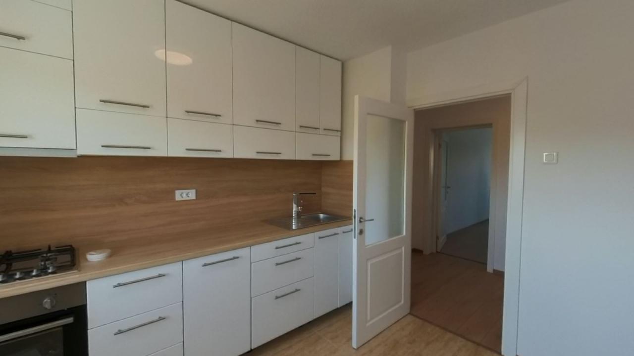 Titan Metrou apartament renovat 5 camere