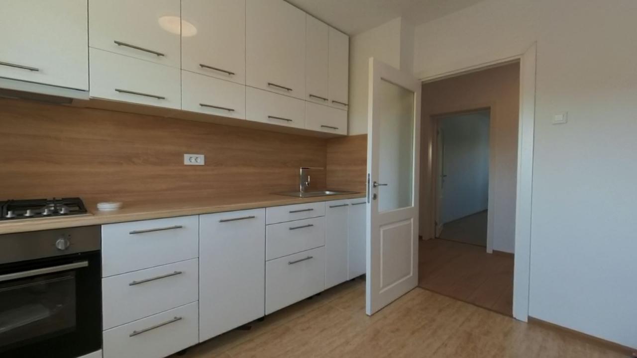 Titan Metrou apartament renovat 5 camere