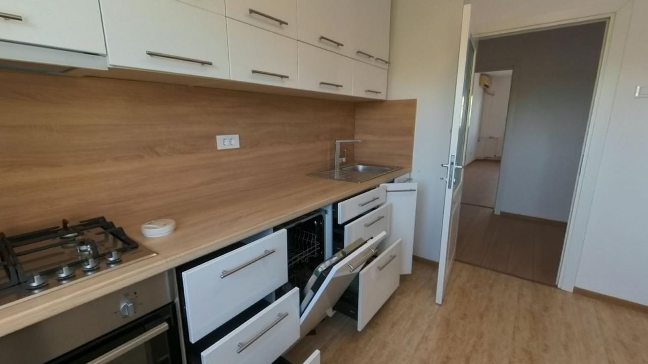 Titan Metrou apartament renovat 5 camere