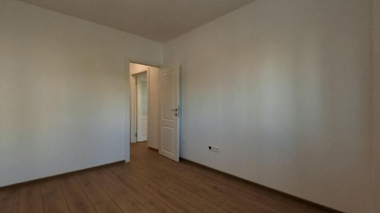 Titan Metrou apartament renovat 5 camere