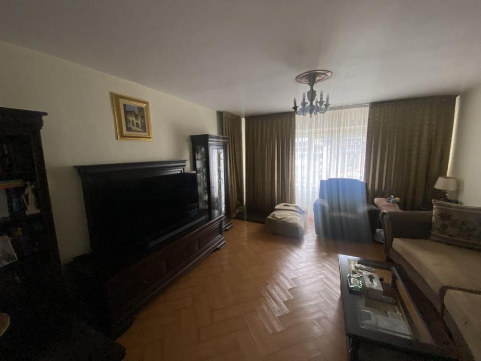 Apartament 3 camere- Calea Calarasilor - Biserica Delea Noua, Mega Image